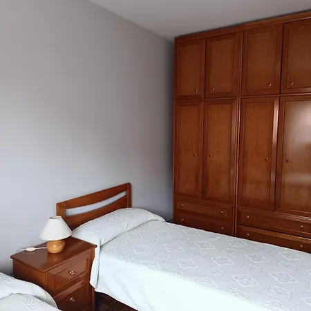 Casa Montse - Derecha * Colombres