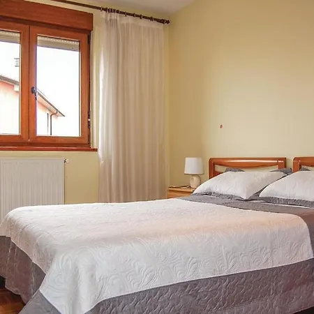 Casa Montse - Derecha Apartman Colombres